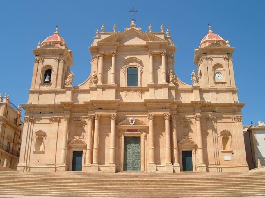 Villa Calma Noto Buitenkant foto